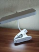 Аккумуляторная LED лампа на прищепке (Li-ion 4000mAh, 16 LED), белая с подставкой под смартфон, USB, школьная - изображение 7