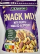 Ореховый микс с оливками и специями Alesto Snack Mix With Olives Roasted&Spiced 200 г - изображение 2