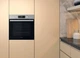 Духова шафа Whirlpool електрична, 71л, A+, дісплей, конвекція, телескопічня направляючі, нерж (OMR58HU1X) - зображення 2