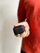 Чехол на кейс для Apple AirPods Pro силиконовый с карабином - черный - изображение 2