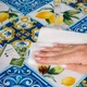 Скатерть хлопковая круглая с тефлоновым покрытием "Орнамент с лимонами" Villa Grazia Premium Ø200 см - изображение 8