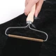 Щітка скребок для зняття катишок ковтунців Lint Rollers - изображение 2
