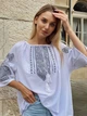 Літня жіноча вишиванка біла "Елейн" з чорною і сірою вишивкою на легкому шифоні 12332-58 (3XL) - зображення 5