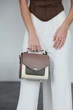 Сучасна та стильна шкіряна жіноча сумка кроссбоді Lamponi Chest one beige/ivory/khaki - зображення 9