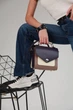 Сучасна та стильна шкіряна жіноча сумка кроссбоді Lamponi Chest one violet/beige/ivory - зображення 10