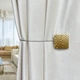 Магнітний підхоплення для штор Металік Combs квадрат Золото Adagio Windows Decor, стильні шторні аксесуари та тримачі - зображення 2