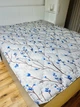 Ковдра зимова Vital Textile двоспальна 180х220см (сіра з синіми квітами) - изображение 2