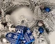 Різдвяний новорічний вінок 40см. Vela Handmade з Натуральним декором Святковий для інтер'єру, дверей, столу в Фірмовій упаковці Дизайнерський Засніжений Синій - зображення 4