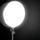 Светодиодная LED лампа круглая 32см Fill Light M666 с пультом и штативом 2м видеосвет для блогера визажиста - изображение 3