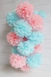 Набір рожевих і блакитних помпонів 15 см - зображення 1