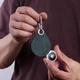 Кожаный чехол-брелок для AirTag INCARNE Key Tag Зеленый - изображение 4