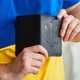 Кожаная обложка для паспорта INCARNE с тиснением Тризуба Черная - изображение 3