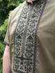 Чоловіча вишиванка V&V Повітряний XXL Хакі (470114193-022) - зображення 4
