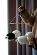 Детский мобиль на кроватку для младенцев ручной работы WooolyWool «Барашки» - изображение 5