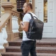 Мужской рюкзак большой и вместительный 28х40х12 / наплечник из натуральной кожи, черный - изображение 2