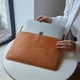 Кожаный чехол для MacBook Pro 16" 2019-2025 INCARNE Message Коньяк - изображение 7