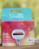 Змінні картриджі для гоління жіночі Venus 5 Comfortglide Sugarberry Scent With Olay з ароматом солодких ягід 4 шт. - зображення 3