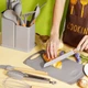 Набір кухонного приладдя 19 предметів з подвійною підставкою обробною дошкою набором ножів Сірий - зображення 5