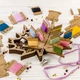 Шкатулка для рукоделия Wonderland Crafts + 21 бобинки FLZB(N)-046 (18*18*2.7см) - изображение 1