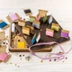 Шкатулка для рукоделия Wonderland Crafts + 46 бобинок FLZB(N)-064 (19*19*2.8см) - изображение 1
