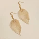 Серьги-листья с текстурой в золотистом оттенке от Glitter Jewellery - изображение 2