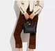 Сумка женская кожаная Coach Willow Tote 24 черная - изображение 8