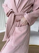 Жіночий велюровий халат COSY довгий Peach Fuzz в подарунковій упаковці 2XL-3XL персиковий V011 - зображення 5