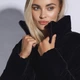 Жіноча стьобана велюрова куртка чорно-червоний 95_9D_404_N_XL, XL - изображение 5