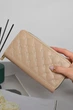 Кошелек женский из экокожи бежевого цвета Elegant (172994) - изображение 1