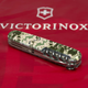 Складаний ніж Victorinox SPARTAN ARMY Піксель з черв. лого 1.3603.3.W3941p - зображення 4