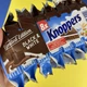 Шоколадні вафлі Knoppers Black & White з лісовим горіхом 125 г 8 шт - зображення 3