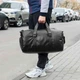 Дорожня спортивна сумка з відділом взуття Aron чорна з гладкою еко шкіра для тренувань на 31 л. - зображення 5