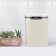 Відро для сміття 2 л з кришкою пластикове бежеве MVM BIN-06 2L BEIGE - зображення 2