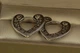 Серьги Xuping Jewelry сердце одна дорожка с бортиками 2 см серебристые - изображение 2