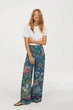 Брюки Regular Fit с вискозой для женщины H&M 0666230-001 42,L Комбинированный - изображение 2