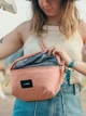 Сумка на пояс бананка женская тканевая средняя Pacsafe GO sling pack 35100340 Розовая (0688334005856) - изображение 4