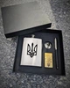 Подарунковий набір для чоловіка з індивідуальним гравіюванням Фляга, запальничка, ручка - зображення 1