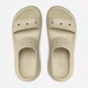 Жіночі шльопанці Crocs Classic Crush 207670-2Y2 41-42 (M8/W10) 26 см Бежеві (191448989863) - зображення 2