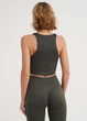 Бесшовный топ в рубчик на широких бретелях Giulia HALTER TOP RIB L/XL Khaki, облегающий, мягкий, для фитнеса и повседневного ношения - изображение 8