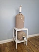 Подставка для 2 бутылей с водой WoodDecor в белом цвете - изображение 1