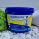 Тривалий (повільний) хлор 3 в 1 AquaDoctor MC-T 0.4 кг в великих таблетках з синіми вкрапленнями по 200 г (23735) - зображення 1