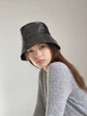 Панама женская лакова на утеплителе D.Hats черного цвета - изображение 2