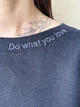 Льняной топ с надписью темно-синий XL - linen island (133003) - изображение 2