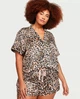 Пижама Victoria's Secret сатиновая M леопардовая шорты+рубашка Satin Short Pajama Set - изображение 1