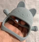 Прорезыватель грызунок для зубов на руку рукавичка силиконовый серо-голубой - изображение 4