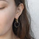 Серьги натуральный камень Агат черный + вставки фур-ра гип-ный сплав цвет золото d-12х6мм L-37мм - изображение 3