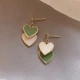 Серьги-подвески сердечка гвоздики Honey Fashion Accessories зелено-белый (12-143) - изображение 2