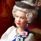 Лялька Mattel Barbie Signature Queen Elizabeth 38 см (0194735006656) - зображення 4