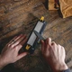 Точилка для ножів ручна Work Sharp WSBCHBSS-I Benchstone Sharpener, 320/600 grit - зображення 17