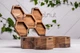 Сотова коробочка з дерева горіха для годинників з ініціалами EcoWalnut Сотова скринька для 5 годинників з дерев'яною кришкою - зображення 6
